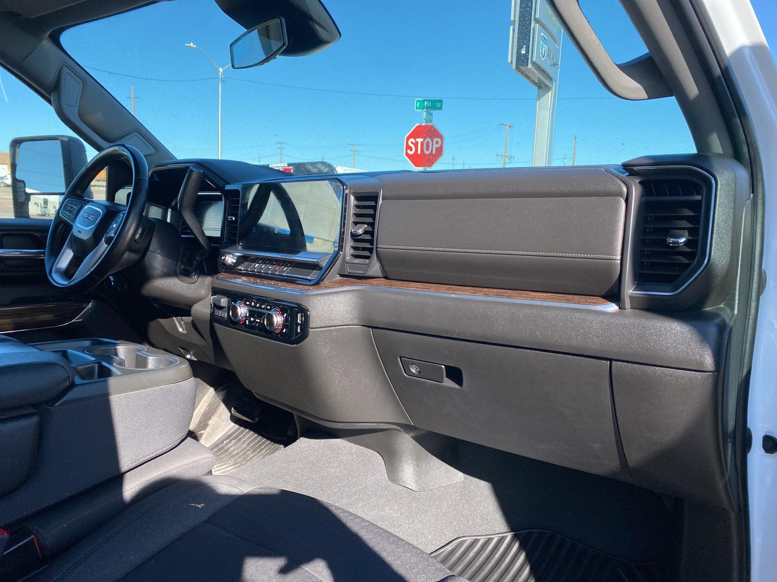 Used 2024 GMC Sierra 2500 SLE w/ SLE Convenience Package AWD/4WD image 11