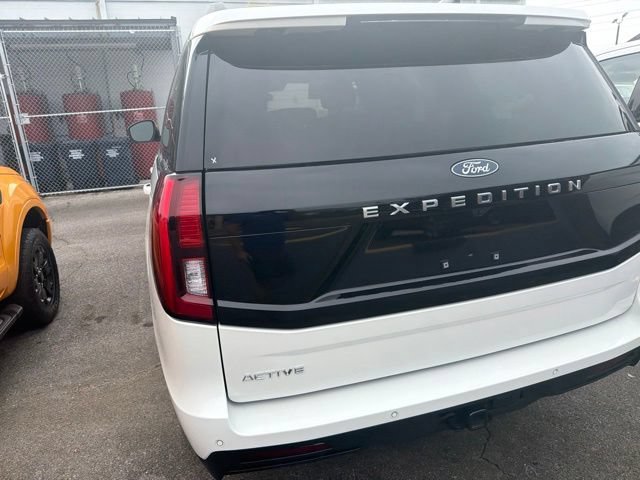 Used 2025 Ford Expedition Active AWD/4WD image 20