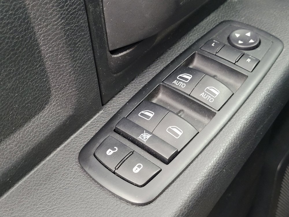 Used 2015 RAM 1500 Express image 27