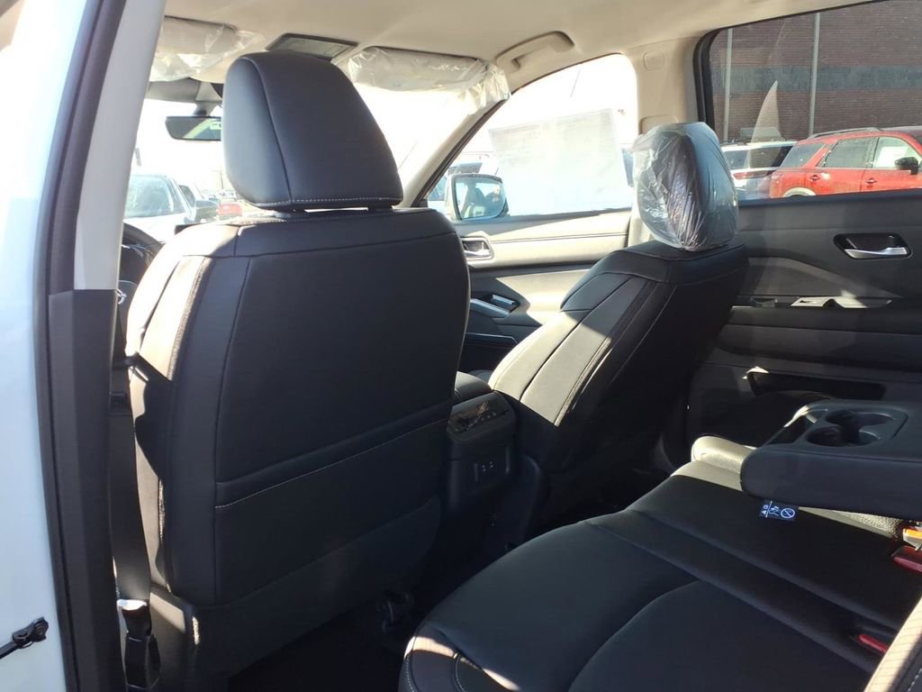 New 2026 Nissan Pathfinder SL image 27