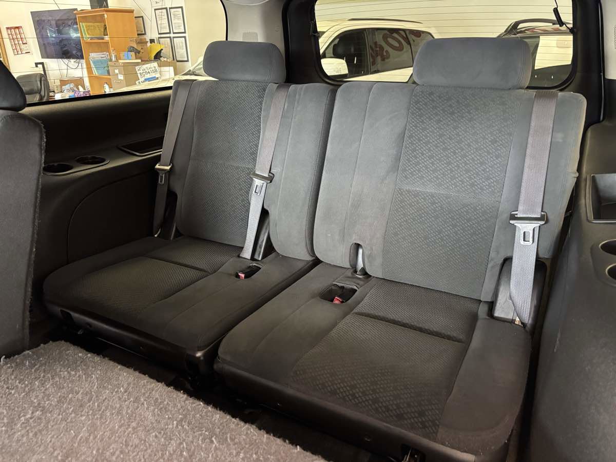 Used 2008 Chevrolet Suburban LS image 24