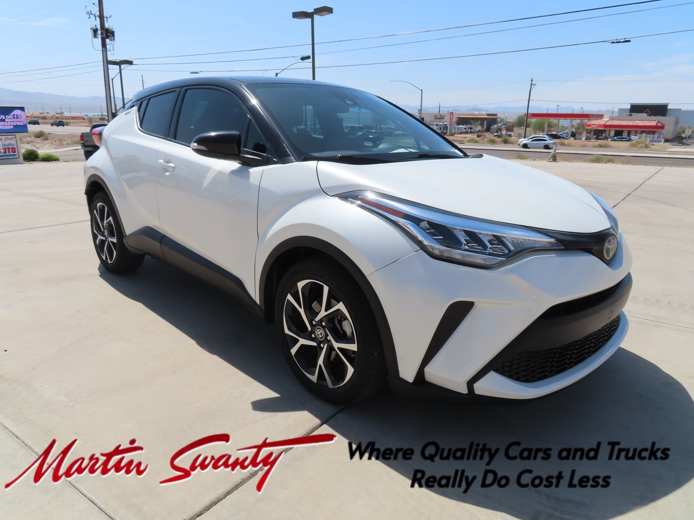 Used 2020 Toyota C-HR XLE image 1