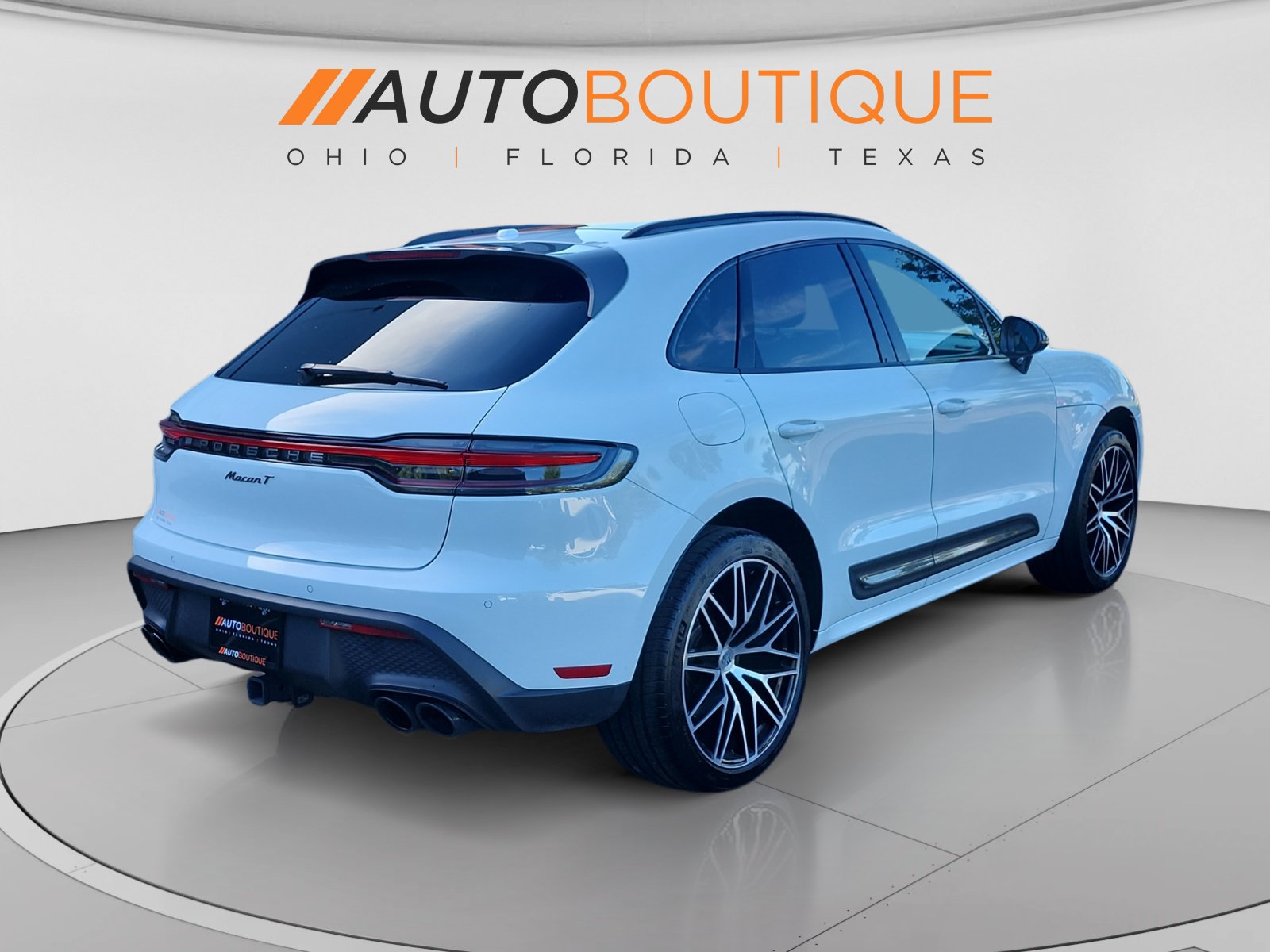 Used 2024 Porsche Macan AWD/4WD image 6