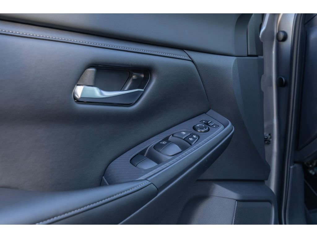 Used 2023 Nissan Sentra SV w/ All-Weather Package image 18