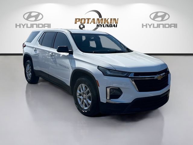Used 2022 Chevrolet Traverse LS FWD image 3