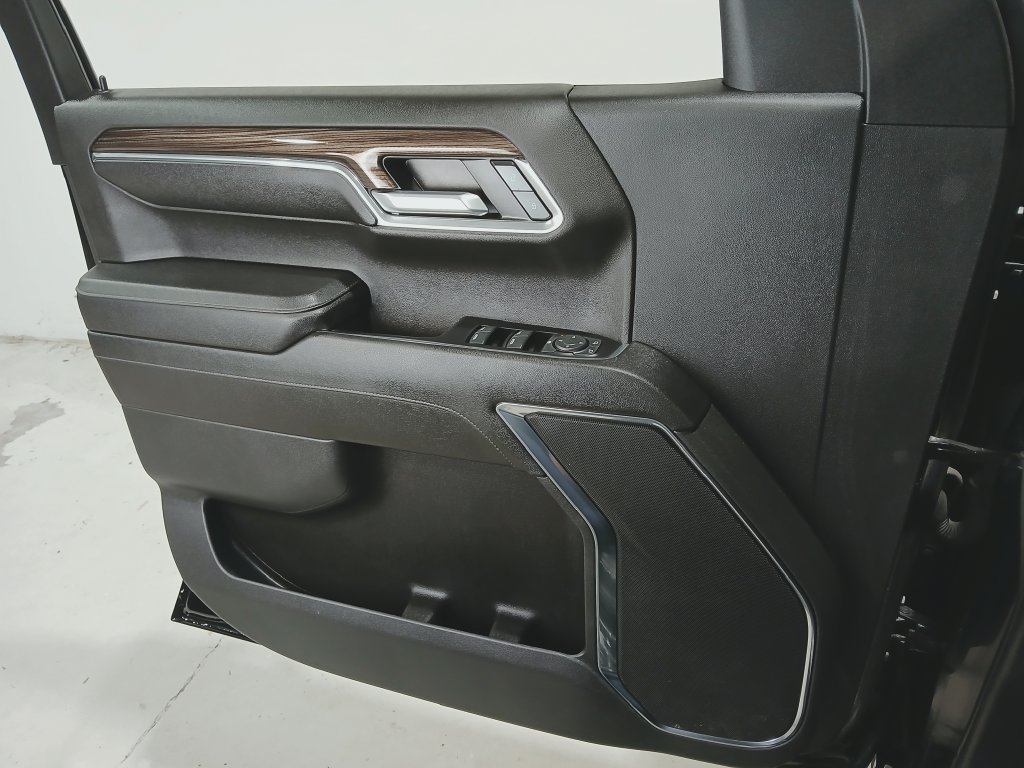 Used 2023 Chevrolet Silverado 1500 LT AWD/4WD image 30