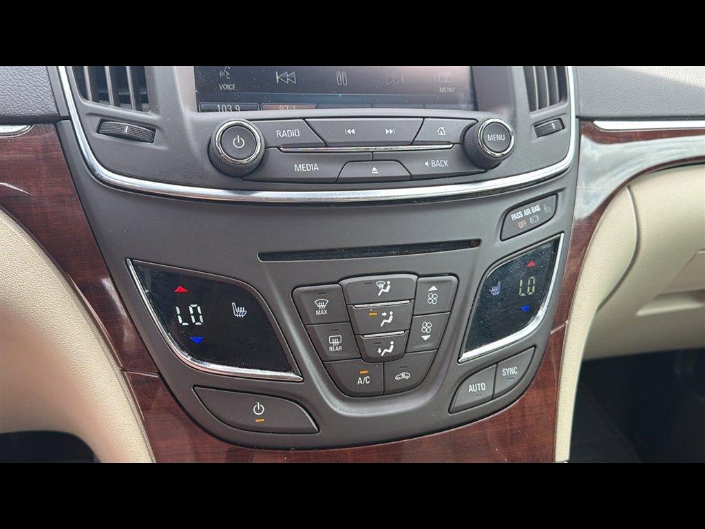 Used 2015 Buick Regal Premium w/ Driver Confidence Package #1 FWD image 20