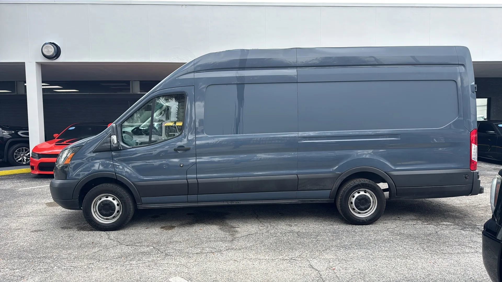 Used 2019 Ford Transit 250 148 High Roof Extended RWD image 4
