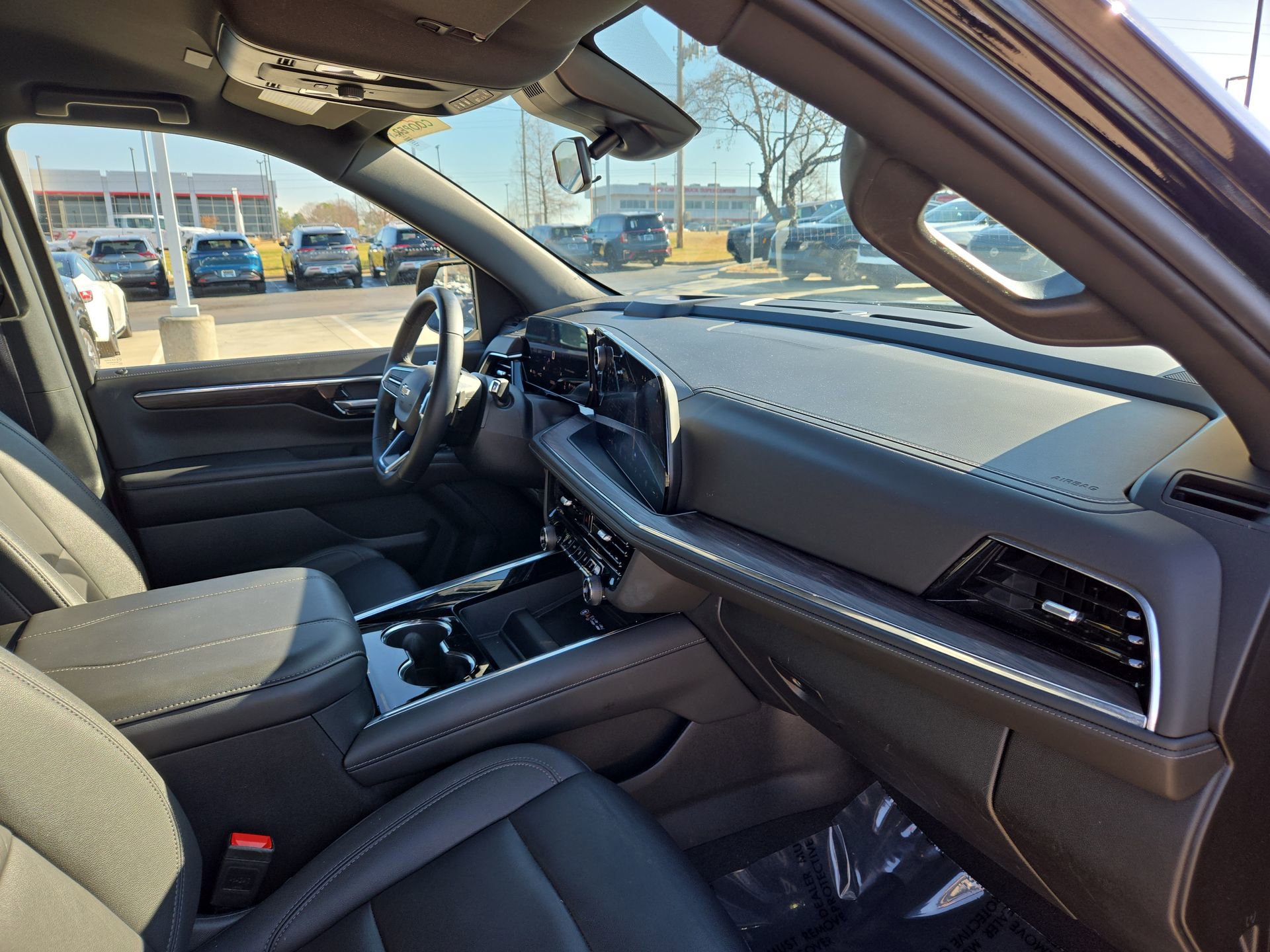 Used 2025 Chevrolet Tahoe LT image 16