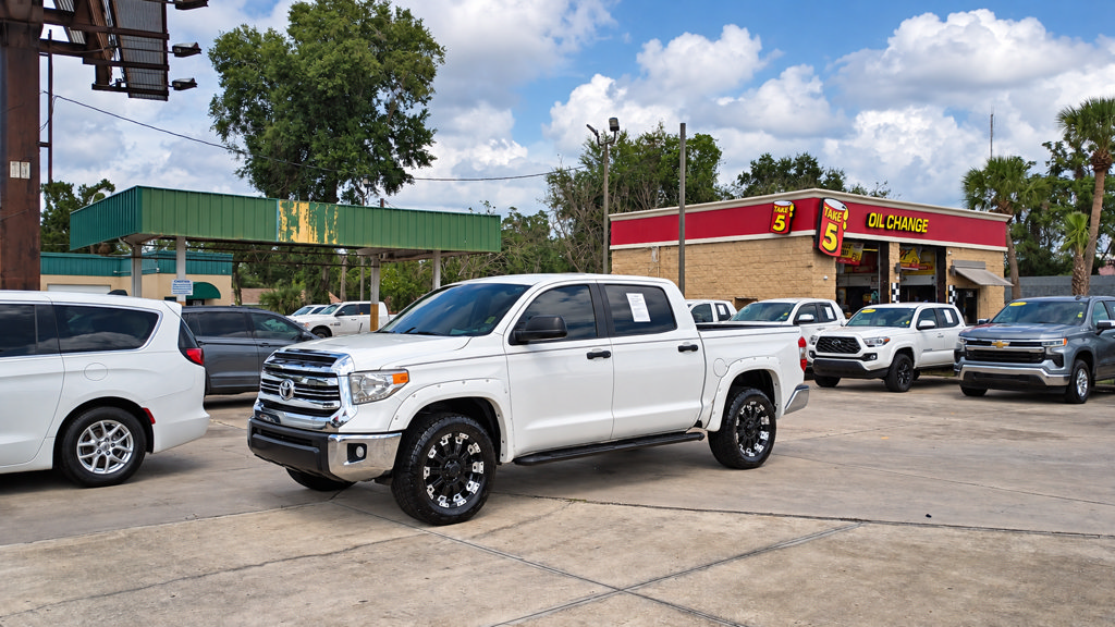Used 2016 Toyota Tundra SR5 w/ SR5 Upgrade Package RWD image 13