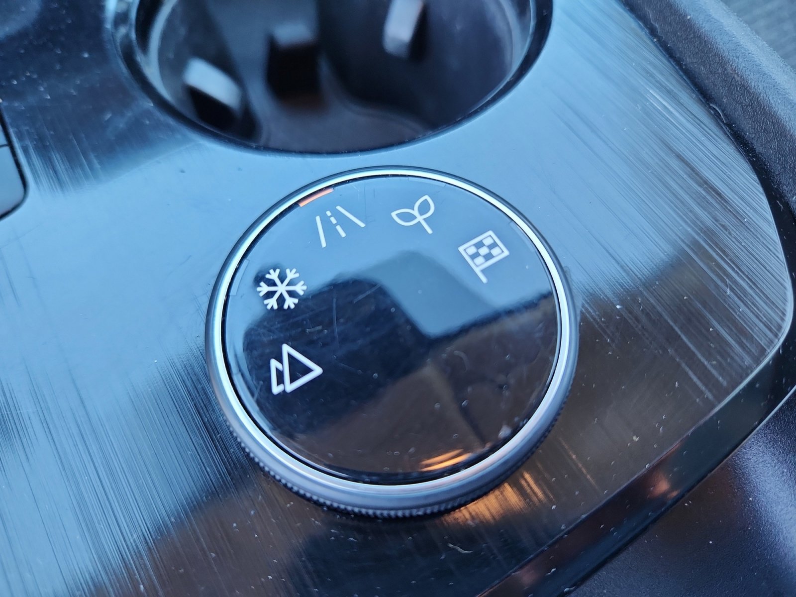 Used 2021 Nissan Rogue SV image 33