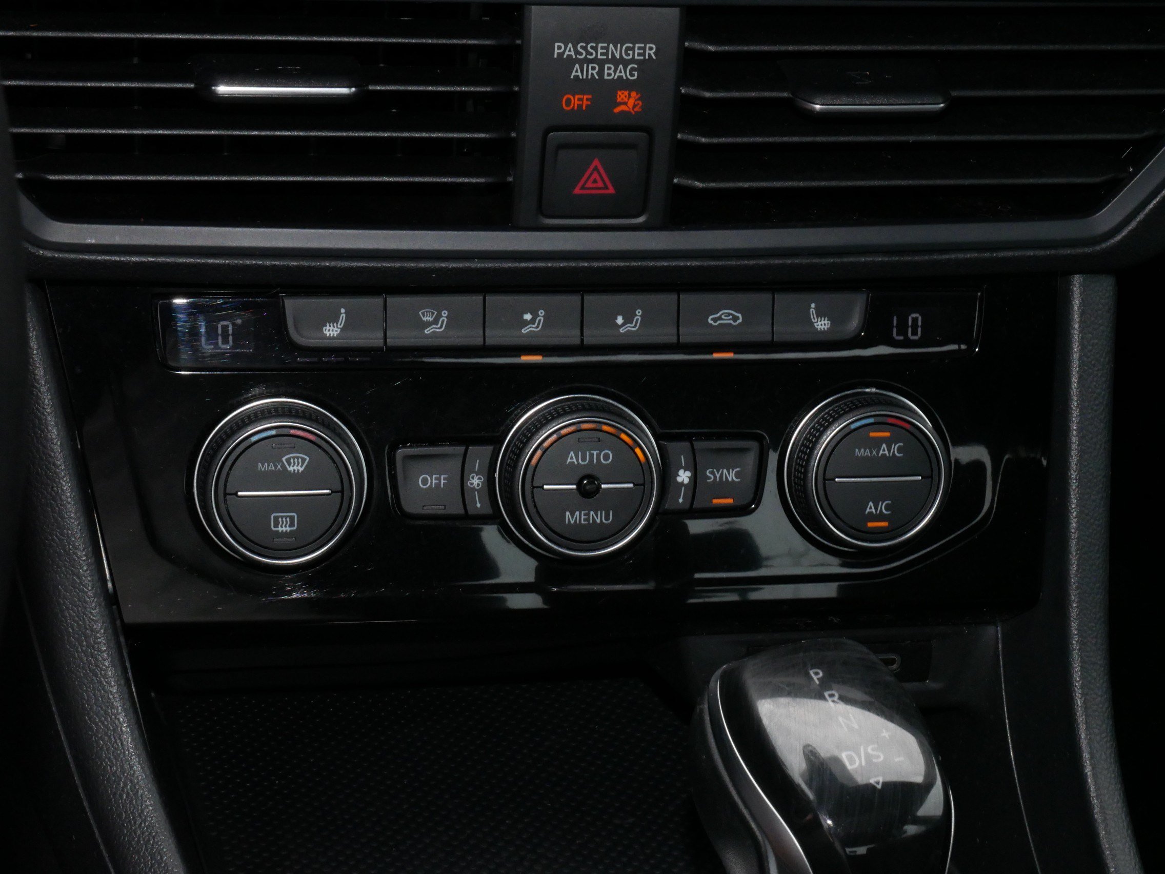 Certified 2023 Volkswagen Jetta SE w/ Panoramic Sunroof Package FWD image 23