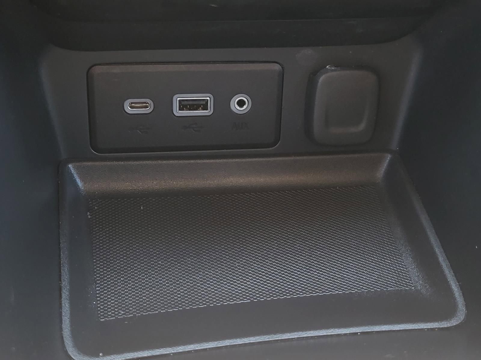 Used 2024 GMC Terrain SLE image 25