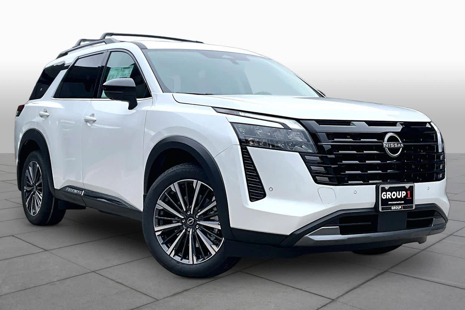 New 2026 Nissan Pathfinder Platinum FWD image 2