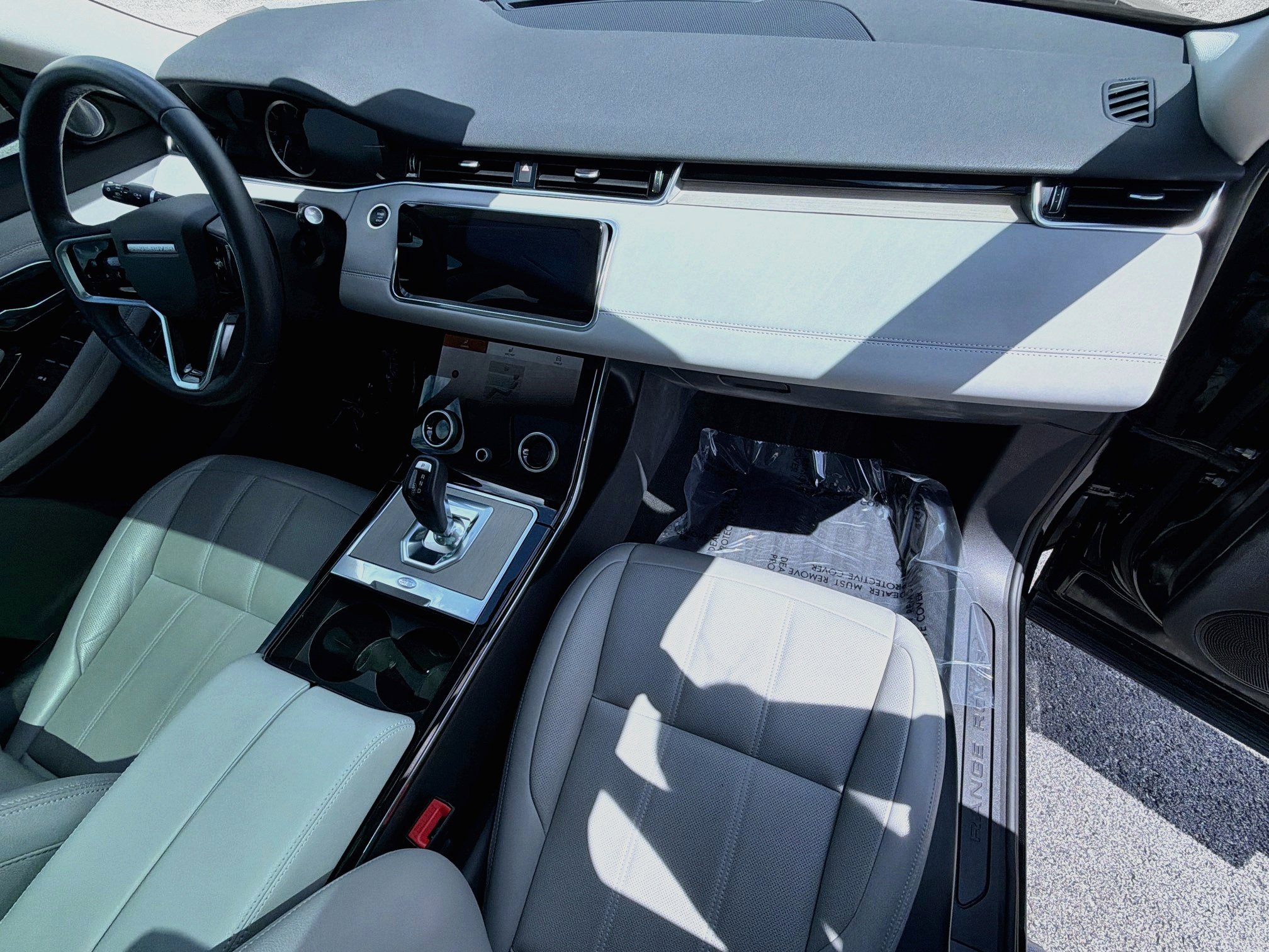 Used 2023 Land Rover Range Rover Evoque SE AWD/4WD image 14