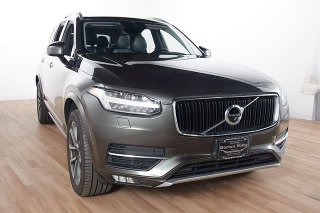 Used 2018 Volvo XC90 T6 Momentum w/ Convenience Package AWD/4WD image 5