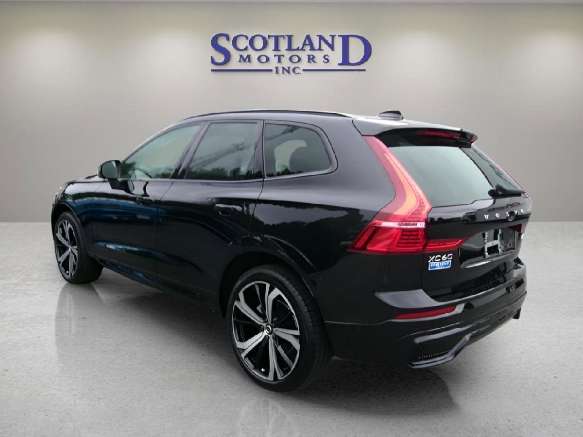 Used 2025 Volvo XC60 B5 Ultra image 8