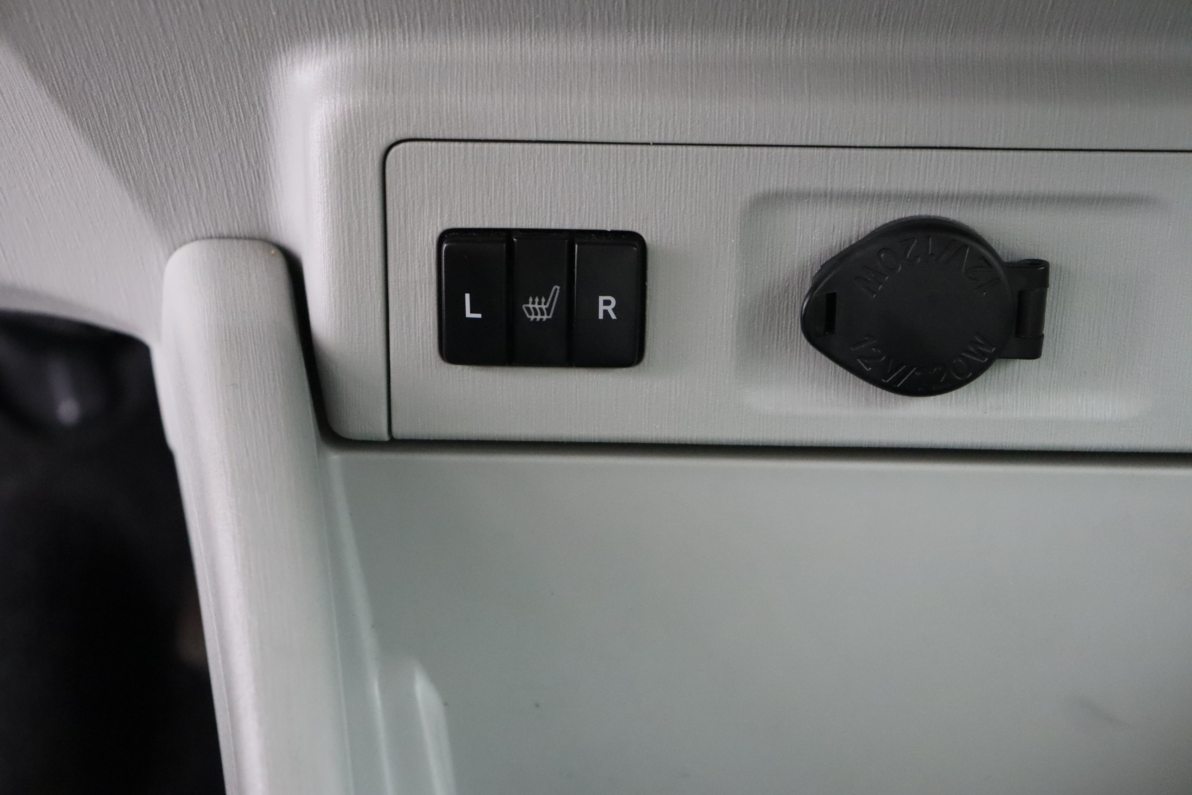Used 2013 Toyota Prius V Five FWD image 22