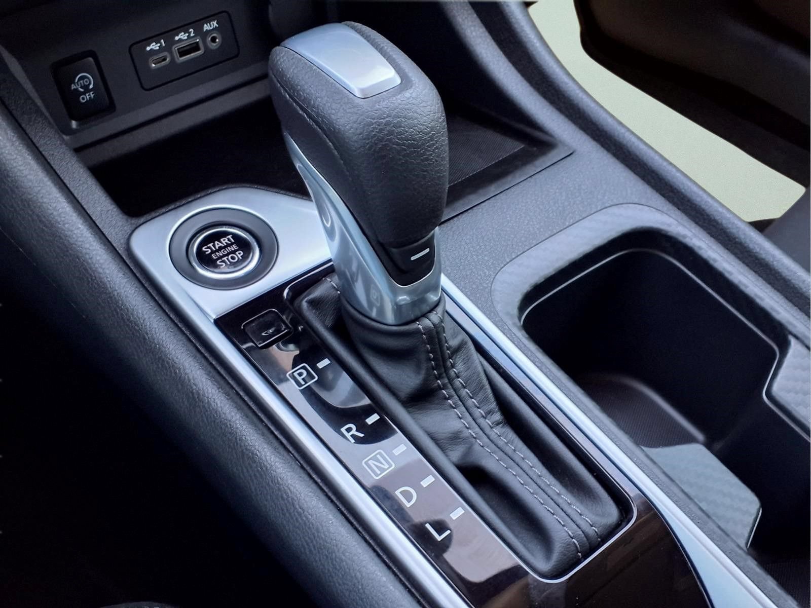 Used 2025 Nissan Sentra SV FWD image 19