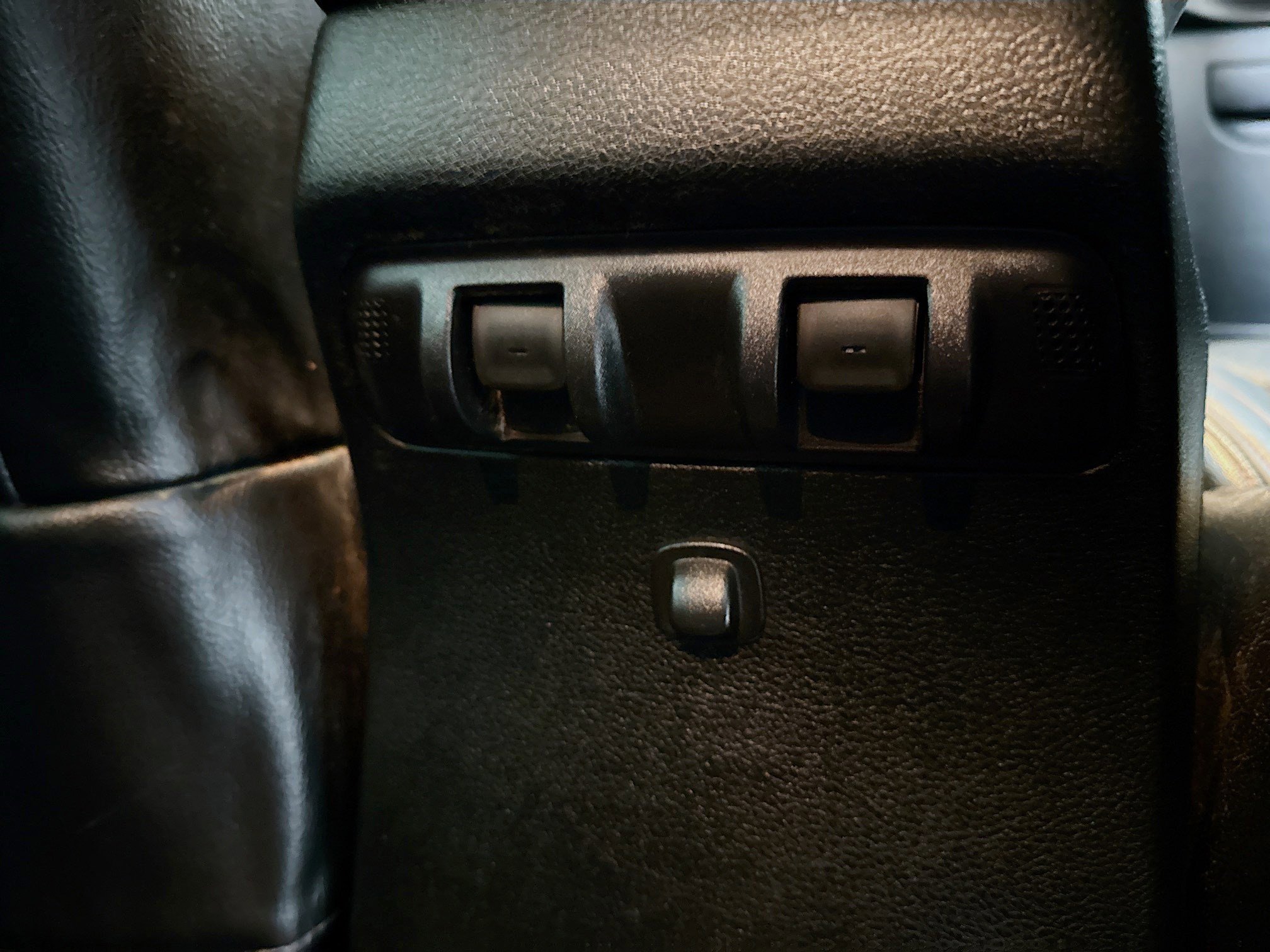 Used 2018 Jeep Wrangler Unlimited Rubicon w/ Connectivity Group image 29