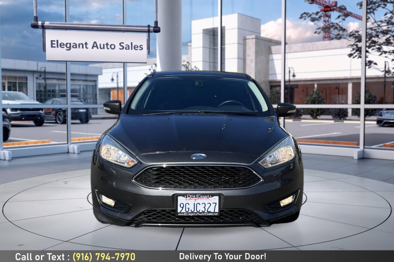 Used 2016 Ford Focus SE w/ SE Sport Package FWD image 2