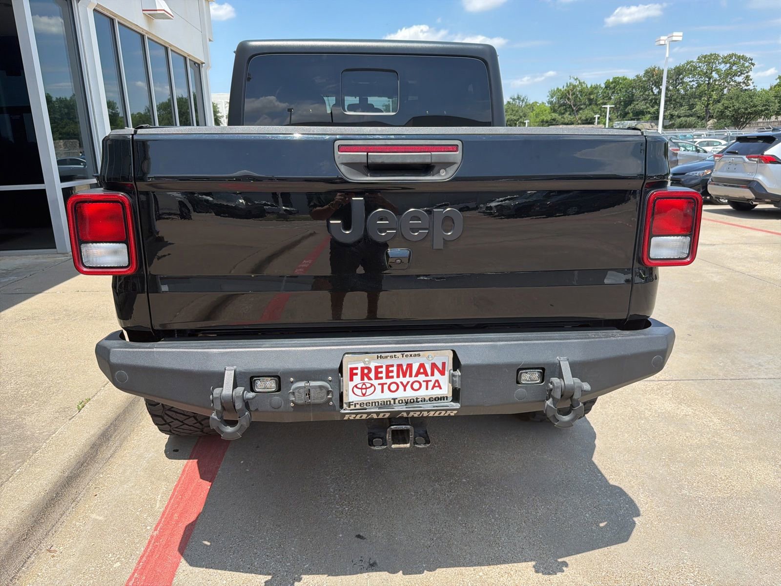 Used 2022 Jeep Gladiator Sport AWD/4WD image 9