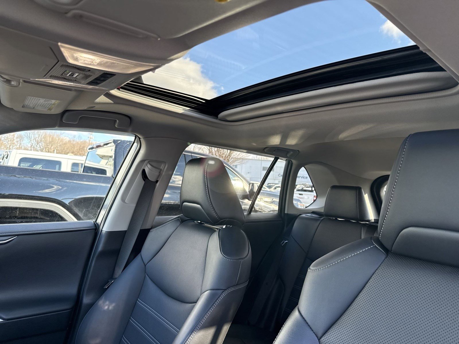 Used 2023 Toyota RAV4 Limited image 22