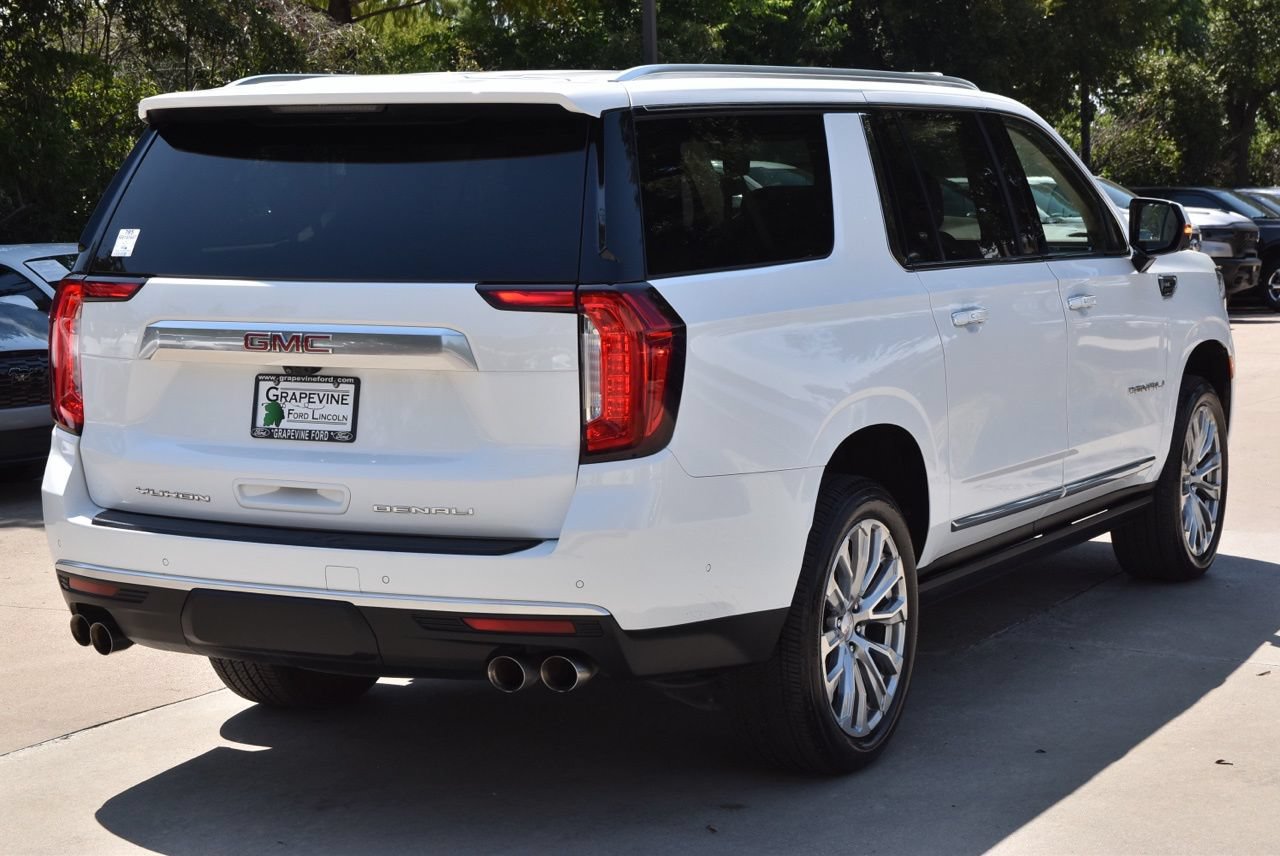Used 2024 GMC Yukon XL Denali w/ Advanced Technology Package AWD/4WD image 8
