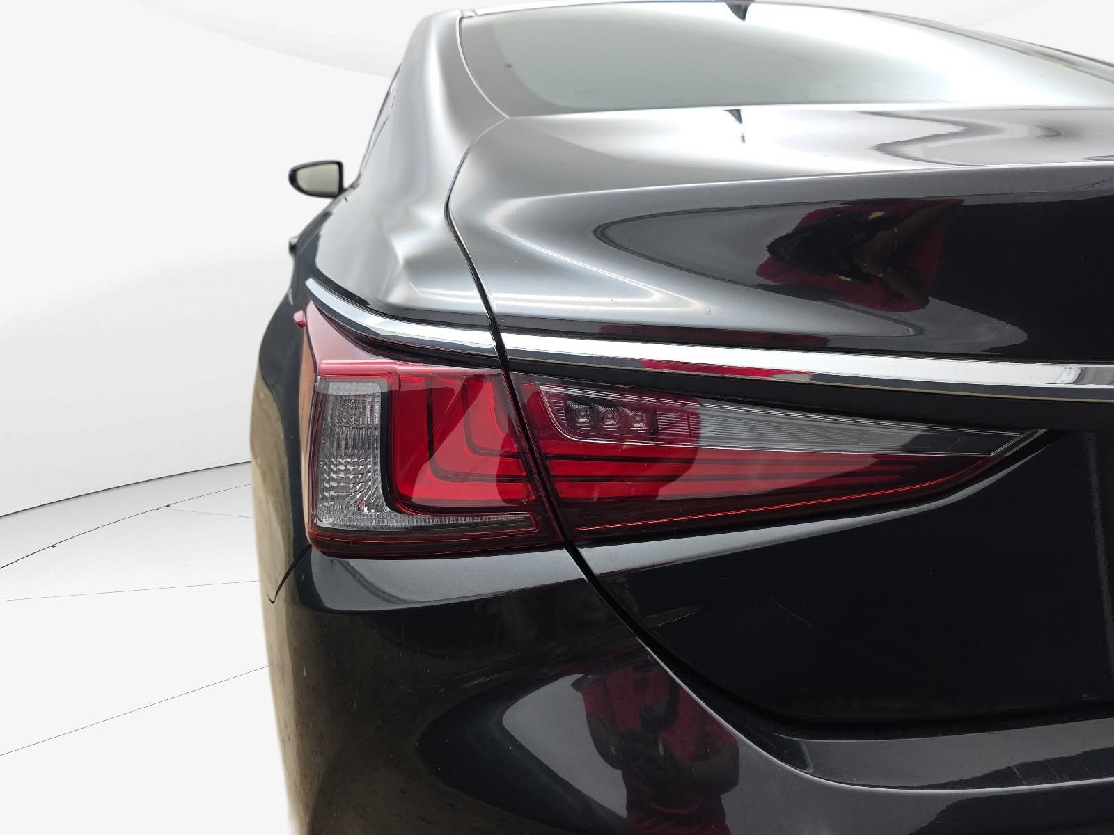 Used 2024 Lexus ES 250 w/ Premium Package AWD/4WD image 32