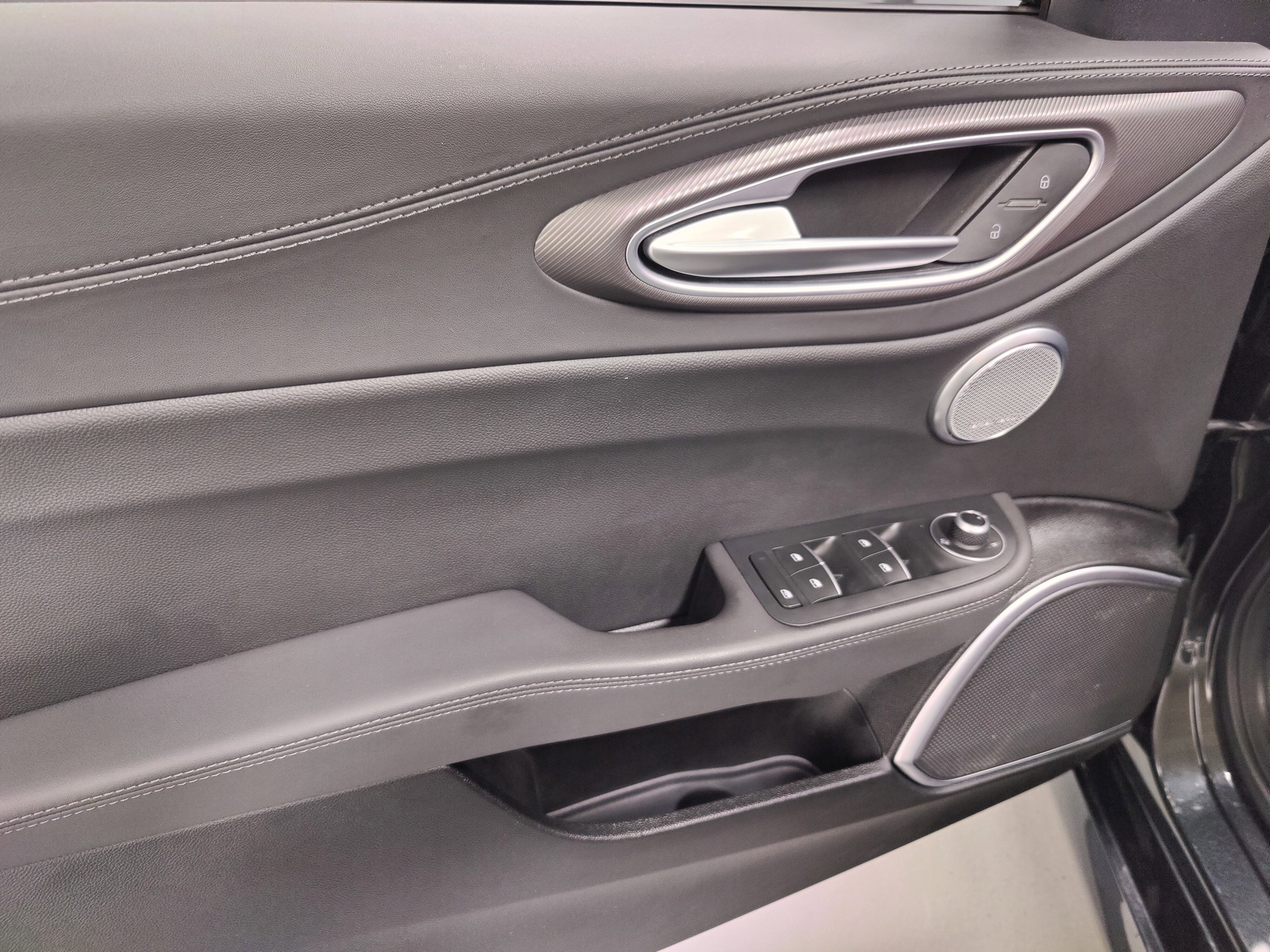 Certified 2022 Alfa Romeo Giulia Veloce image 26