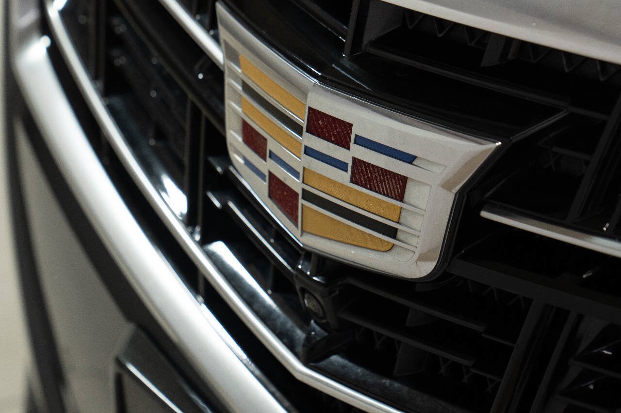 Used 2017 Cadillac XTS Luxury w/ Driver Awareness Package FWD image 14