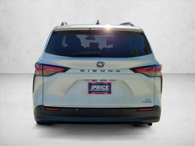 Used 2021 Toyota Sienna XLE FWD image 6