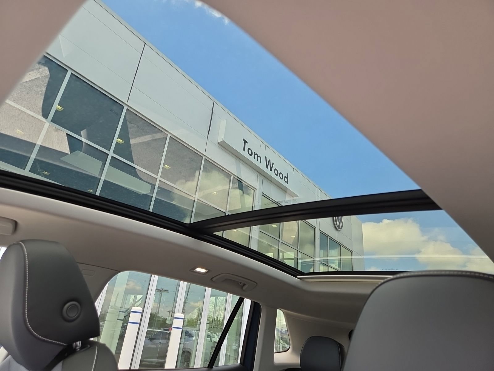 New 2026 Volkswagen Tiguan SE AWD/4WD image 15