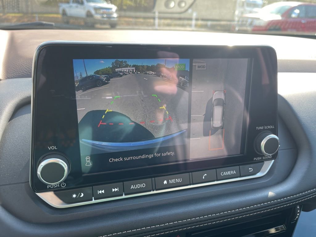 Used 2023 Nissan Rogue SL image 11