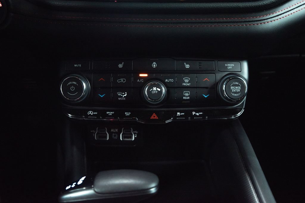 Used 2025 Dodge Durango GT AWD/4WD image 35