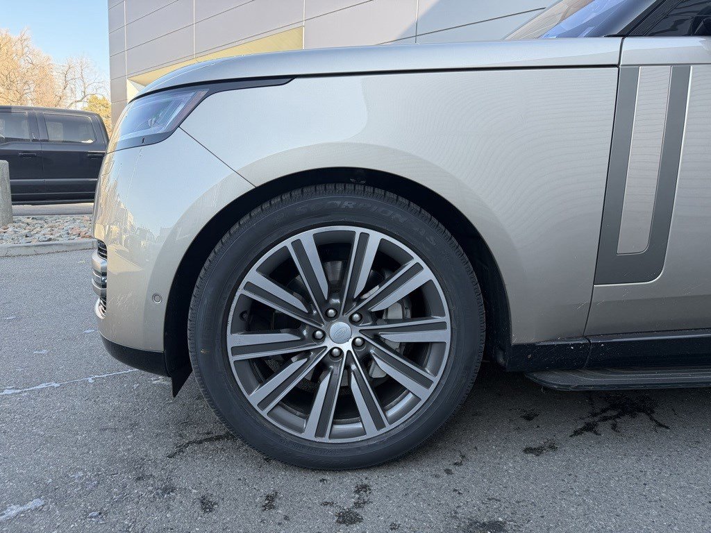 Certified 2023 Land Rover Range Rover SE image 2