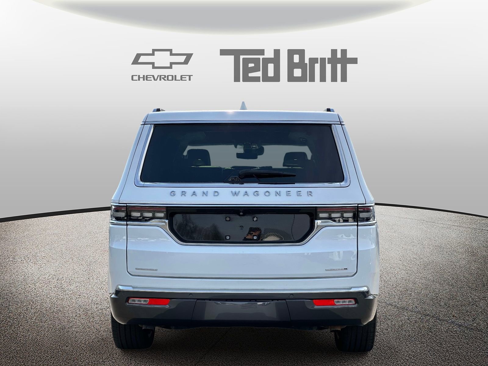 Used 2022 Jeep Grand Wagoneer Series II w/ Convenience Group III image 5