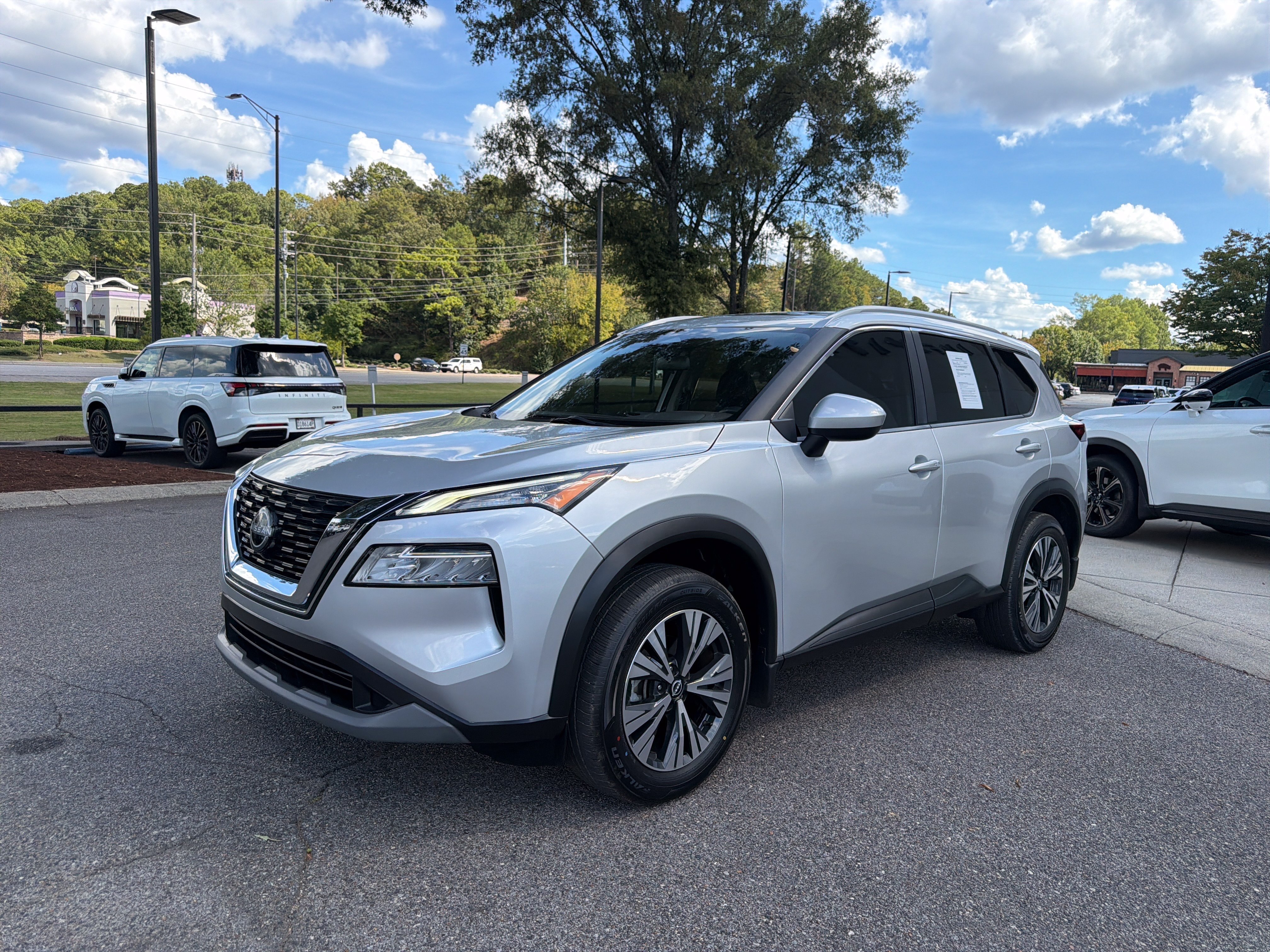 Used 2023 Nissan Rogue SV w/ SV Premium B Package FWD image 5