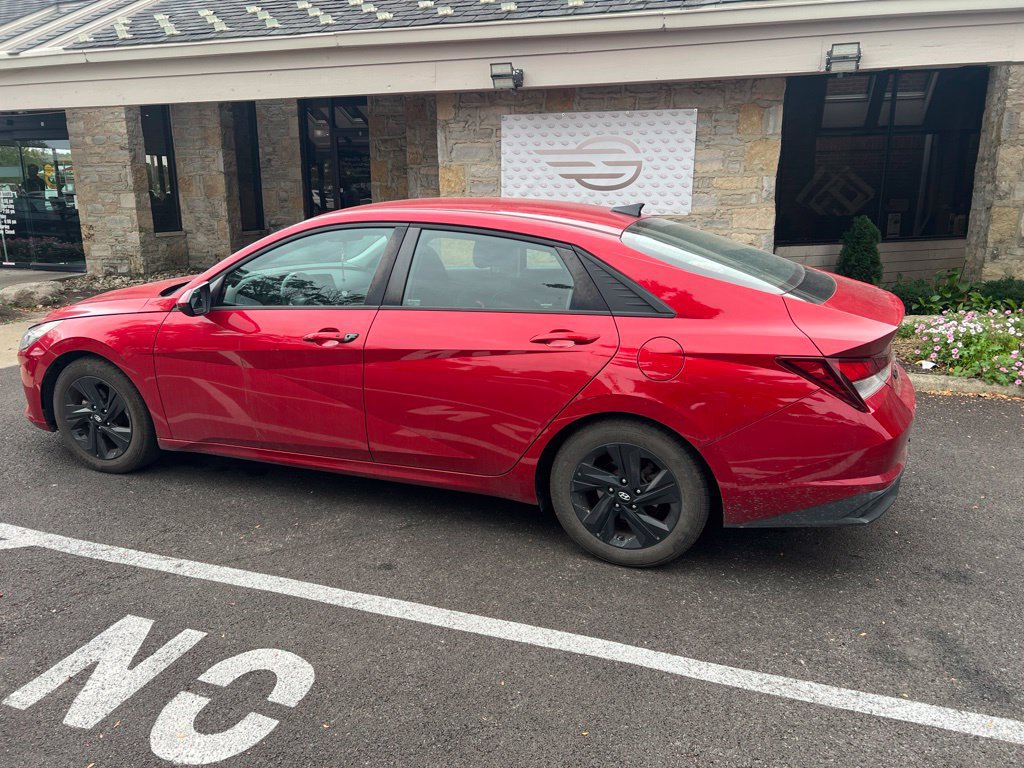 Used 2021 Hyundai Elantra SEL w/ Convenience Package FWD image 7
