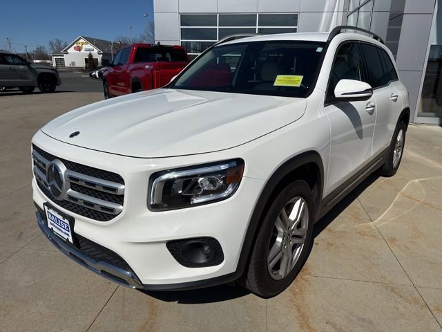 Used 2021 Mercedes-Benz GLB 250 4MATIC image 3