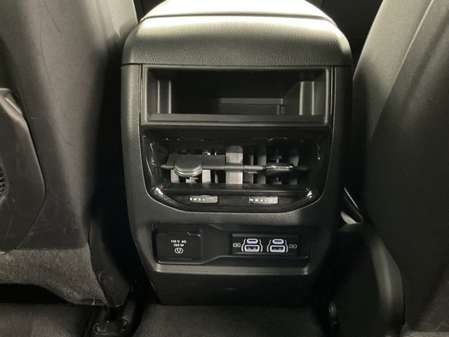 Used 2024 Jeep Grand Cherokee Altitude image 22