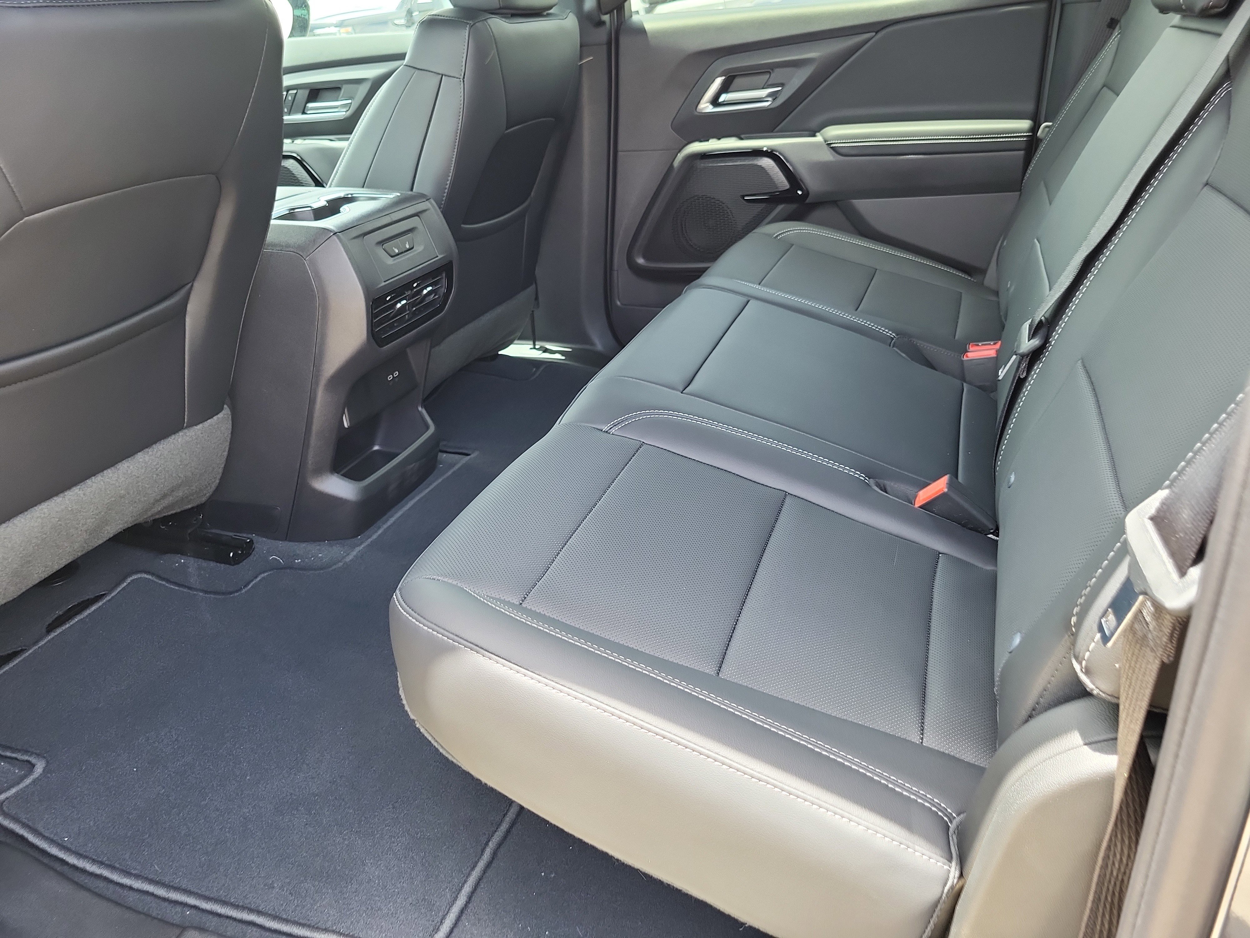 New 2025 Chevrolet Silverado EV LT image 13