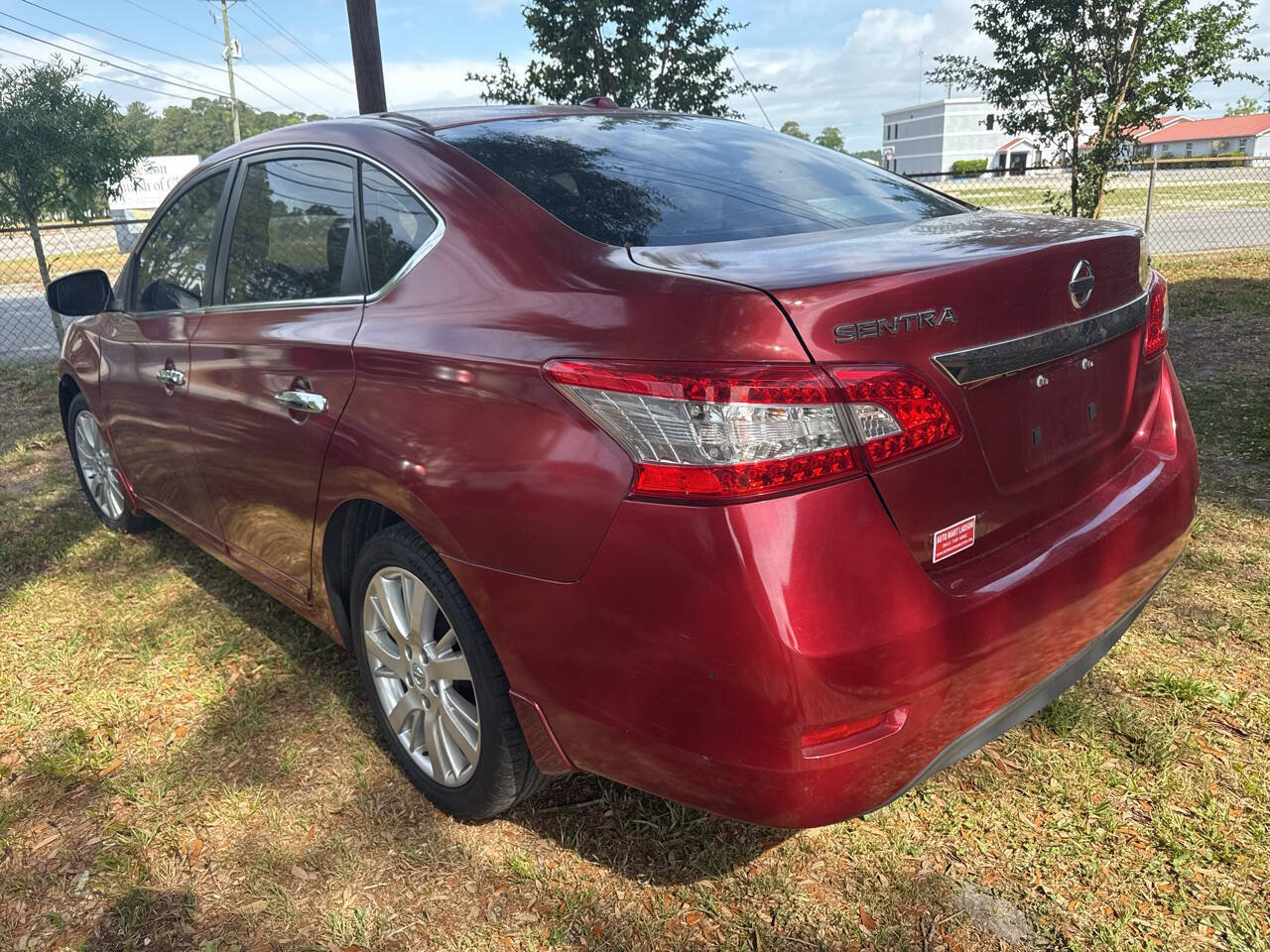 Used 2015 Nissan Sentra SL w/ SL Premium Package FWD image 5