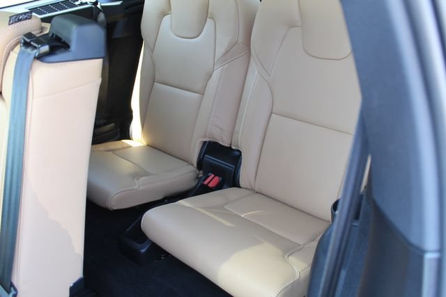 Certified 2023 Volvo XC90 B6 Ultimate w/ Protection Package Premier AWD/4WD image 16