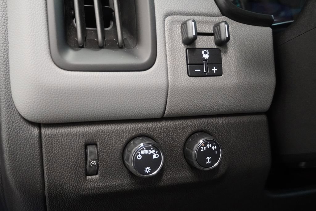 Used 2021 Chevrolet Colorado W/T w/ Custom Special Edition AWD/4WD image 8