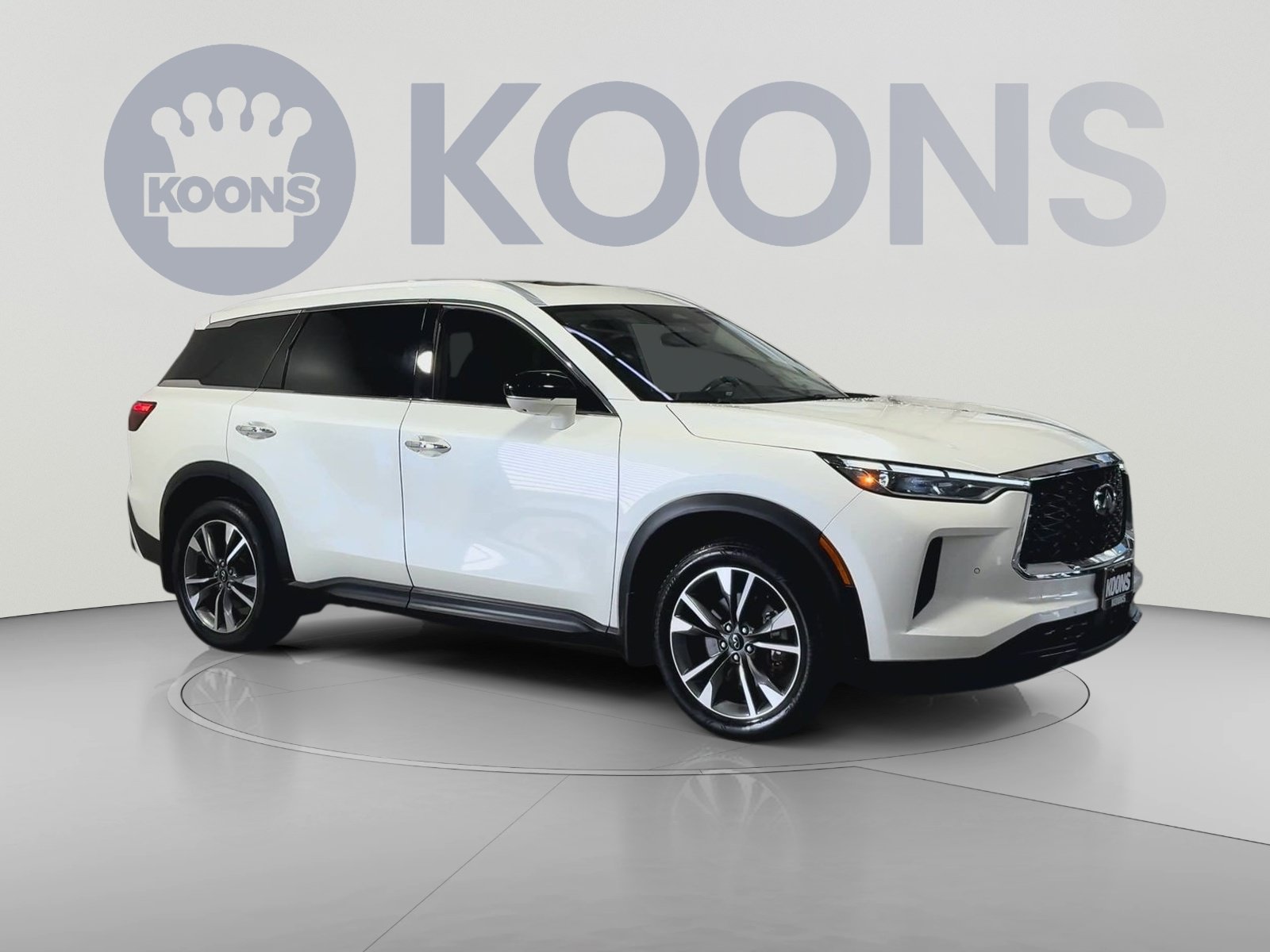 Used 2023 INFINITI QX60 Luxe w/ Vision Package AWD/4WD image 2