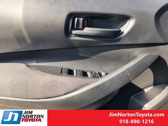Used 2025 Toyota Corolla LE FWD image 23