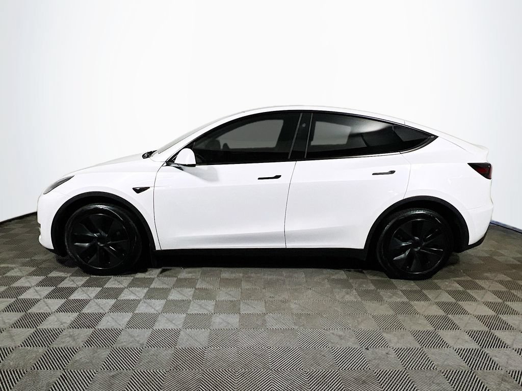 Used 2025 Tesla Model Y Long Range AWD/4WD image 4