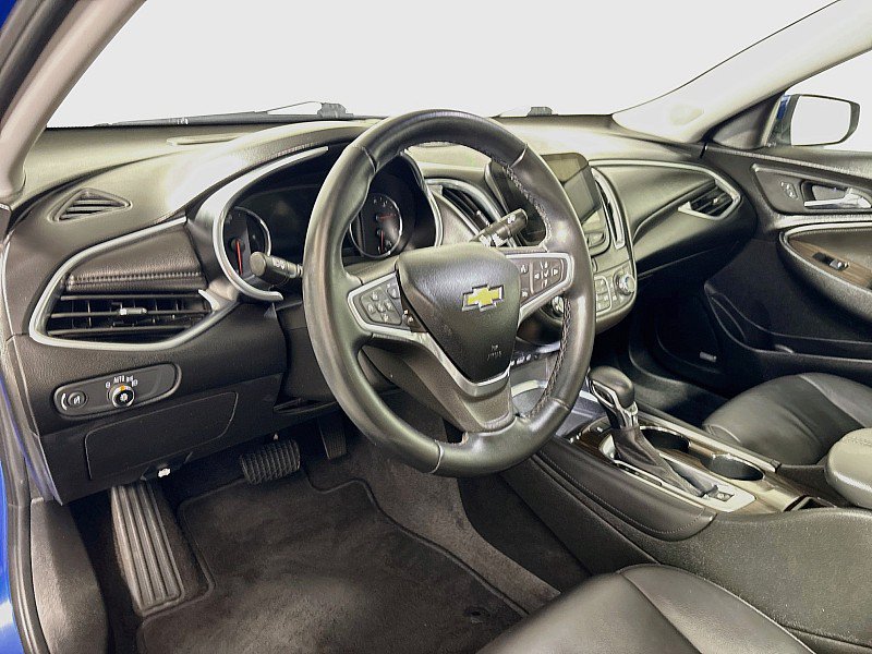 Used 2023 Chevrolet Malibu LT w/ Driver Confidence Package FWD image 9