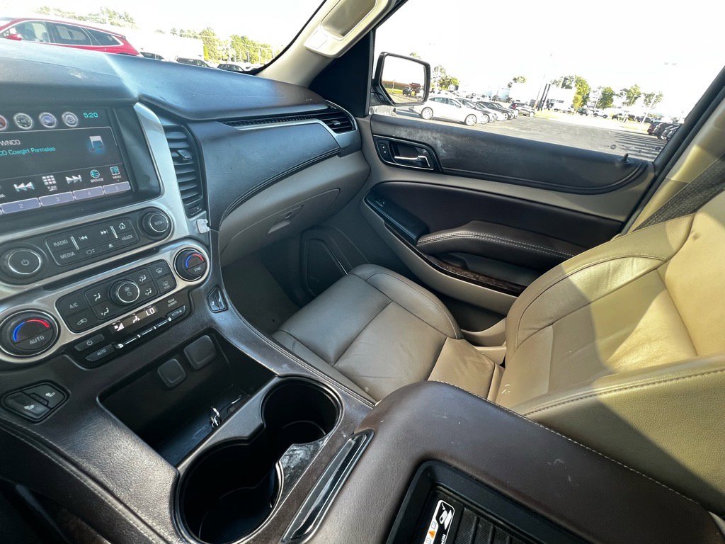 Used 2017 Chevrolet Suburban LT image 21